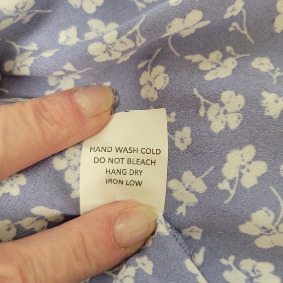 2 Sienna Sky women's peasant blouses floral off shoulder smocked size Large NWOT - Picture 14 of 14